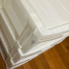 取引中　衣装ケースの画像