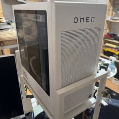 HP ゲーミングPCデスクトップ OMEN 35L ホワイト（型番：B9FL2PA-AAAA）の画像