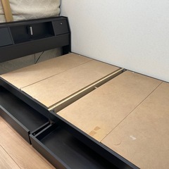 ※引き取り限定※セミダブルベッド　ブラウン　コンセント付き　収納ありの画像