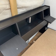 ※引き取り限定※セミダブルベッド　ブラウン　コンセント付き　収納ありの画像