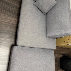 2人掛けソファ　オトッマン・クッション付きの画像