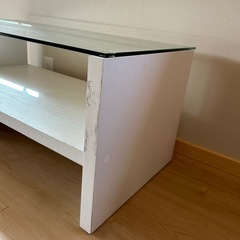 ガラステーブルの画像