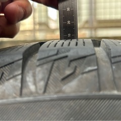 スタッドレスタイヤ　４本セット　215/60R17
の画像