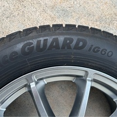 スタッドレスタイヤ　４本セット　215/60R17
の画像