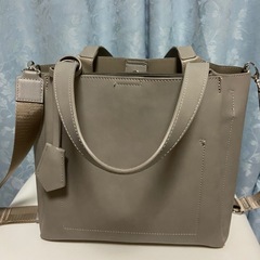 グレー ショルダーバッグ シンプルデザイン、通勤にも便利、中が見渡しやすい手提げバッグの画像