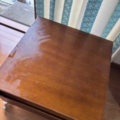 木製ローテーブルの画像