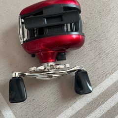 リール　赤　釣りの画像