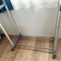 ハンガーラックの画像