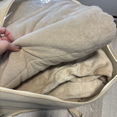 こたつテーブル、こたつ布団、ラグ全部セットの画像