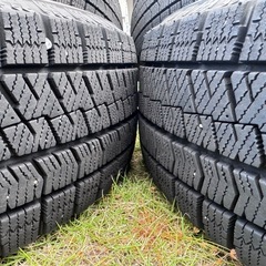 冬タイヤ　185/60r15 ブリザック　VRX2の画像