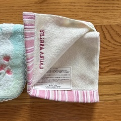 ローラアシュレイ新品タオルハンカチ2枚セットの画像