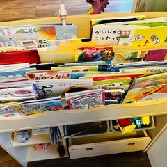 子供　絵本棚　の画像