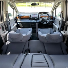 《安価な4WDのコンパクトワゴン車☆フリード FLEX Fパッケージ☆パールホワイト☆禁煙車》☆VSA☆左パワースライドドア☆H.I.Dヘッドランプ☆ドライブレコーダーETC☆バリ山スタッドレスタイヤ☆荷室がとても広いのでバン代わりにも使えます。お仕事や趣味の道具運びにも！の画像
