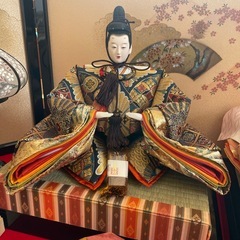 雛人形と羽子板　　　　　の画像