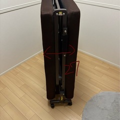 折りたたみベッドの画像