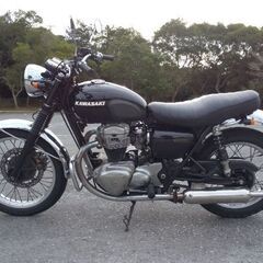 カワサキ W650 タンク ブラックの画像