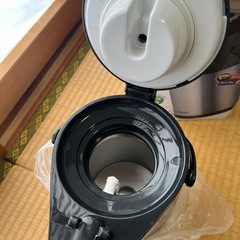 美品‼️1回使用‼️ステンレス　エアーポット‼️ホット　アイスok‼️２.２L‼️電源要らずの画像