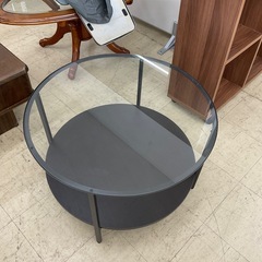 ガラス丸テーブルの画像