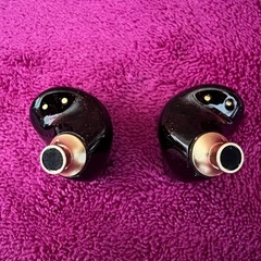 NUARL Innovator バーガンディレッド ワイヤレスイヤホン NUARLのハイエンド完全ワイヤレスイヤホン 「Inovator」に新色