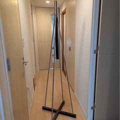 【美品】ハンガーラック　ブラック（IKEA）の画像