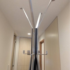 【美品】ハンガーラック　ブラック（IKEA）の画像