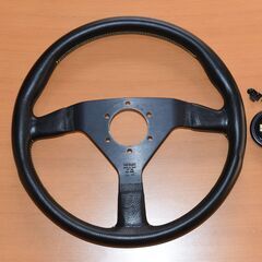 自動車用ステアリング　モモコルセ　３４．５φの画像