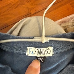 【子供服】青 長袖Tシャツ 迷彩ポケット付き　サイズ120の画像