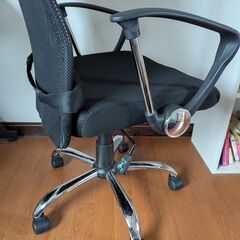 💺 オフィスチェア メッシュタイプ（キャスター付き）の画像