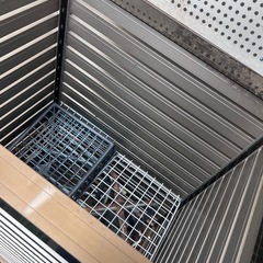 蓋つきゴミストッカーの画像