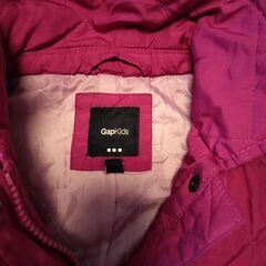 【GapKids】赤紫色のキッズアウター（120cm）の画像