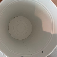IKEA スチールバケツ 40リットル 蓋付き KNODDの画像