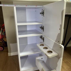 おままごと用木の冷蔵庫の画像
