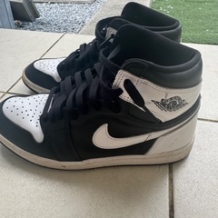AJ1 レトロハイOG"ブラック/ホワイト"の画像