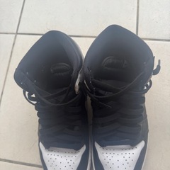AJ1 レトロハイOG"ブラック/ホワイト"の画像