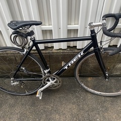 ロードバイク  マットブラック　ＴＲＥＫ仕様の画像