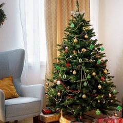 42個クリスマスツリー用クリスマスボールオーナメント 繊細なクリスマスデコレーション ボーブル クラフトセット 飛散防止 プラスチック クリスマスオーナメント ボールキット 新年 休日 ウェディングパーティー用 (グリーン+ゴールド(42個))の画像