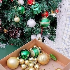 42個クリスマスツリー用クリスマスボールオーナメント 繊細なクリスマスデコレーション ボーブル クラフトセット 飛散防止 プラスチック クリスマスオーナメント ボールキット 新年 休日 ウェディングパーティー用 (グリーン+ゴールド(42個))の画像