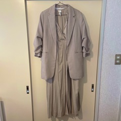 【2セット】H&M テーラードジャケット、ロングワンピースの画像