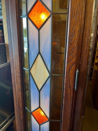 《売約済》蝦夷民芸家具 えぞ民芸 ステンドグラスキャビネット　ガラスキャビネット　コレクションボード　ディスプレイキャビネット　収納棚　飾り棚　アンティーク家具　ヴィンテージ家具　レトロ家具　木製キャビネット　和モダン家具　昭和レトロ　北海道家具　民芸家具 民藝　ガラスショーケース ショーケース