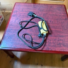 中古品コタツ差し上げます。‼️台はリバーシブルになっております。の画像