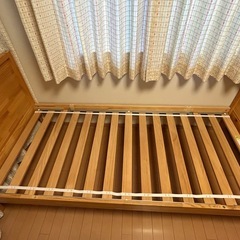 IKEA ベッドフレームの画像