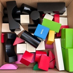 BRIO (ブリオ)木製レールとトレインと積木の画像