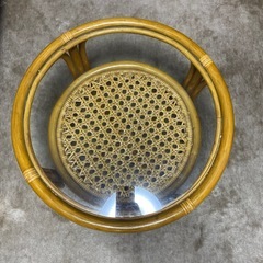 藤ノ木の丸テーブルの画像