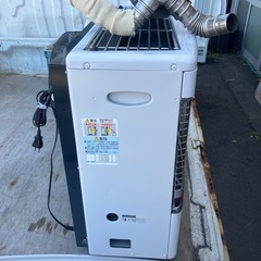 トヨトミ　密閉式石油ストーブ　FF排気トップ付き　2021年製の画像