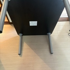 シンプルなローテーブル（黒）の画像