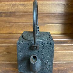 【愛品倶楽部柏店】長谷川雅山　方客手取釜　鉄瓶　共箱付　茶道具の画像