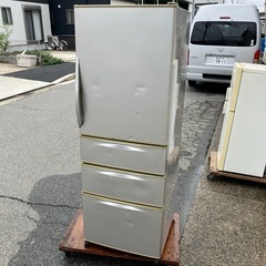 4ドア冷蔵庫　家電【動作ok】【テナント拡大のため整理整頓中なので、引き取りの早い方にお譲りします】の画像