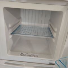 冷蔵庫 Abitelax AR-143E-W [138L /2ドア /右開きタイプ] [冷凍室 47L]の画像
