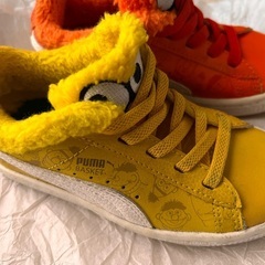 PUMAセサミストリートコラボ　ボアスニーカー　17cmの画像