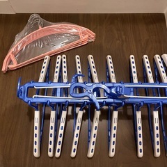 新品🌟10連 物干しハンガーと型崩れしないハンガー5本組 洗濯用品 の画像